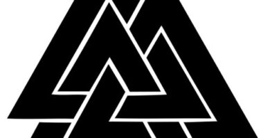 Tres triángulos negros entrelazados.